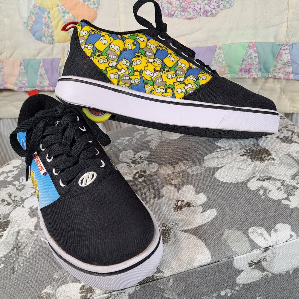 Heelys | Skate/Sneakers | Size 6 (youth)